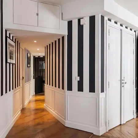 205sm Luxury And Design Flat At Montmartre Parigi